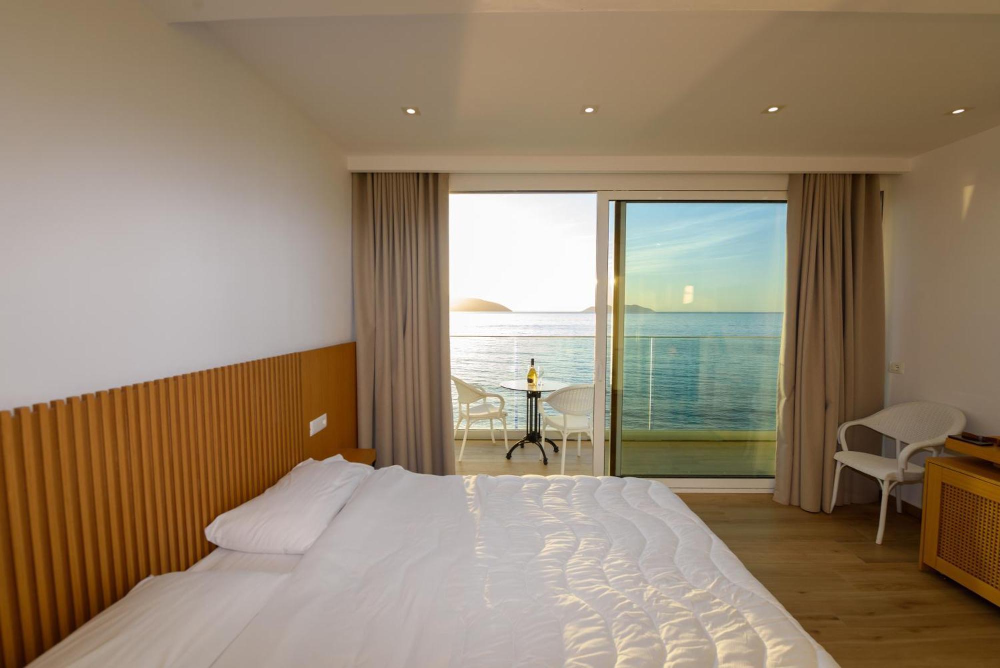 Hotel Nimfa Kanine Esterno foto