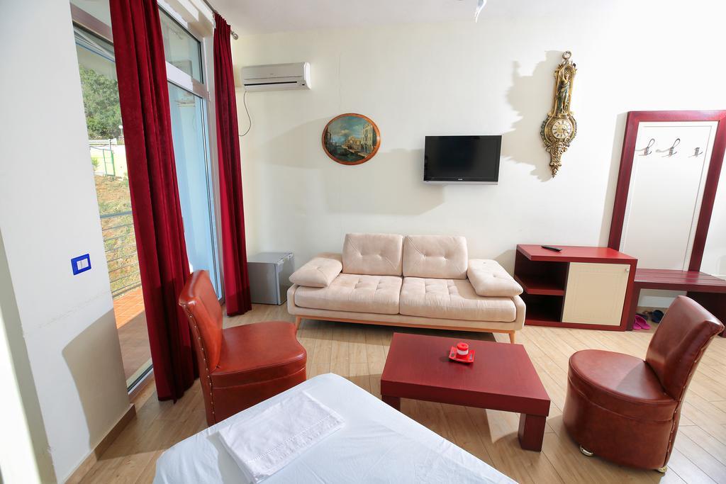 Hotel Nimfa Kanine Esterno foto